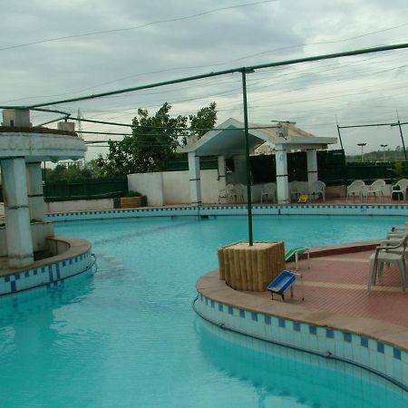 Vip'S Club Hotell Rāipur Eksteriør bilde