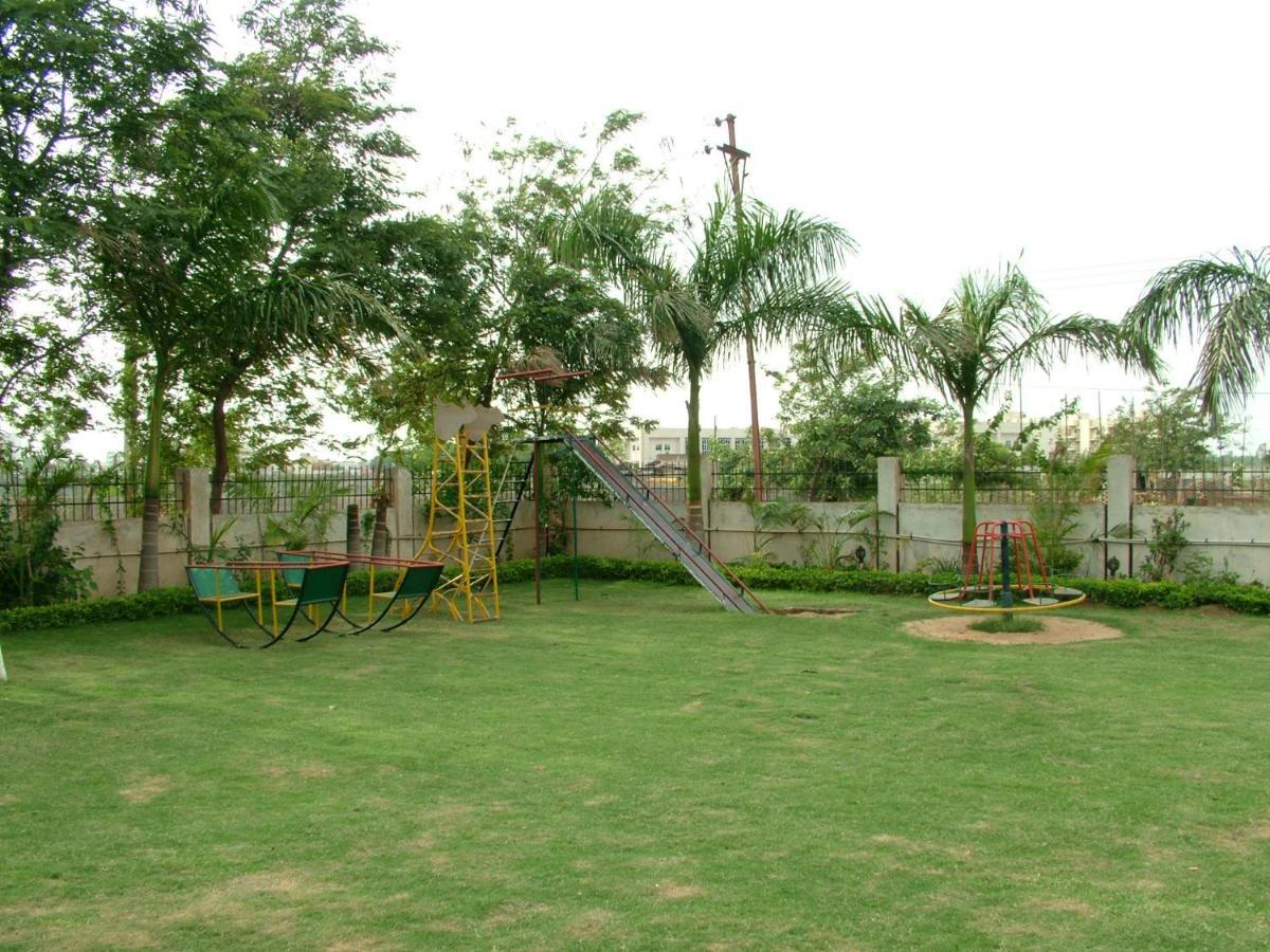 Vip'S Club Hotell Rāipur Eksteriør bilde
