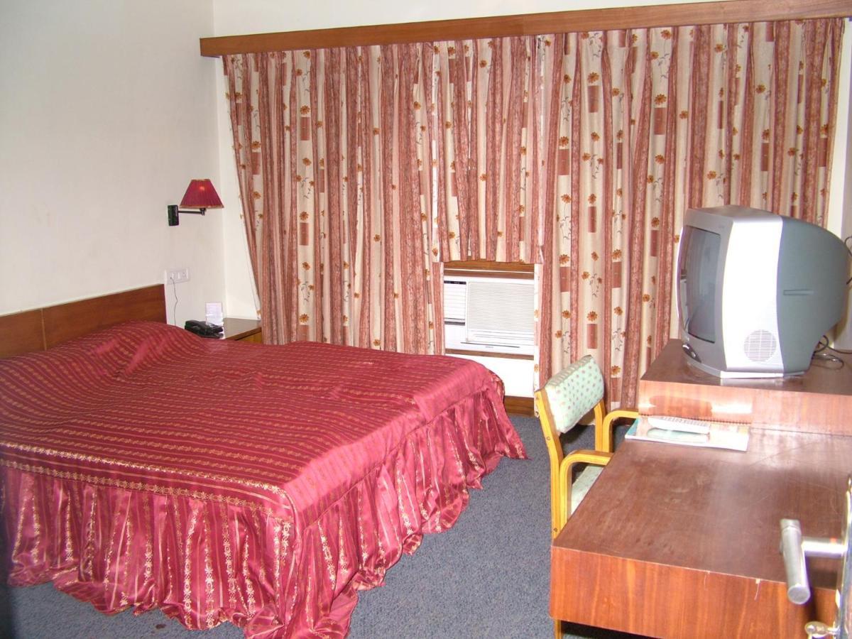 Vip'S Club Hotell Rāipur Eksteriør bilde